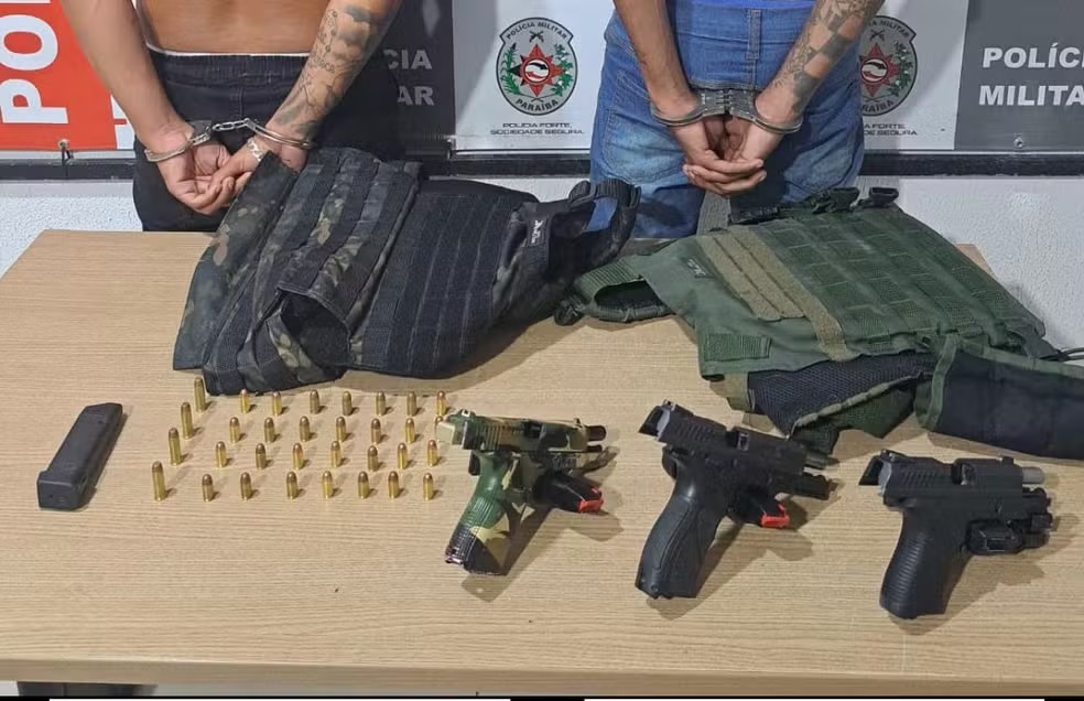 Polícia Militar prende três suspeitos e apreende armas em João Pessoa
