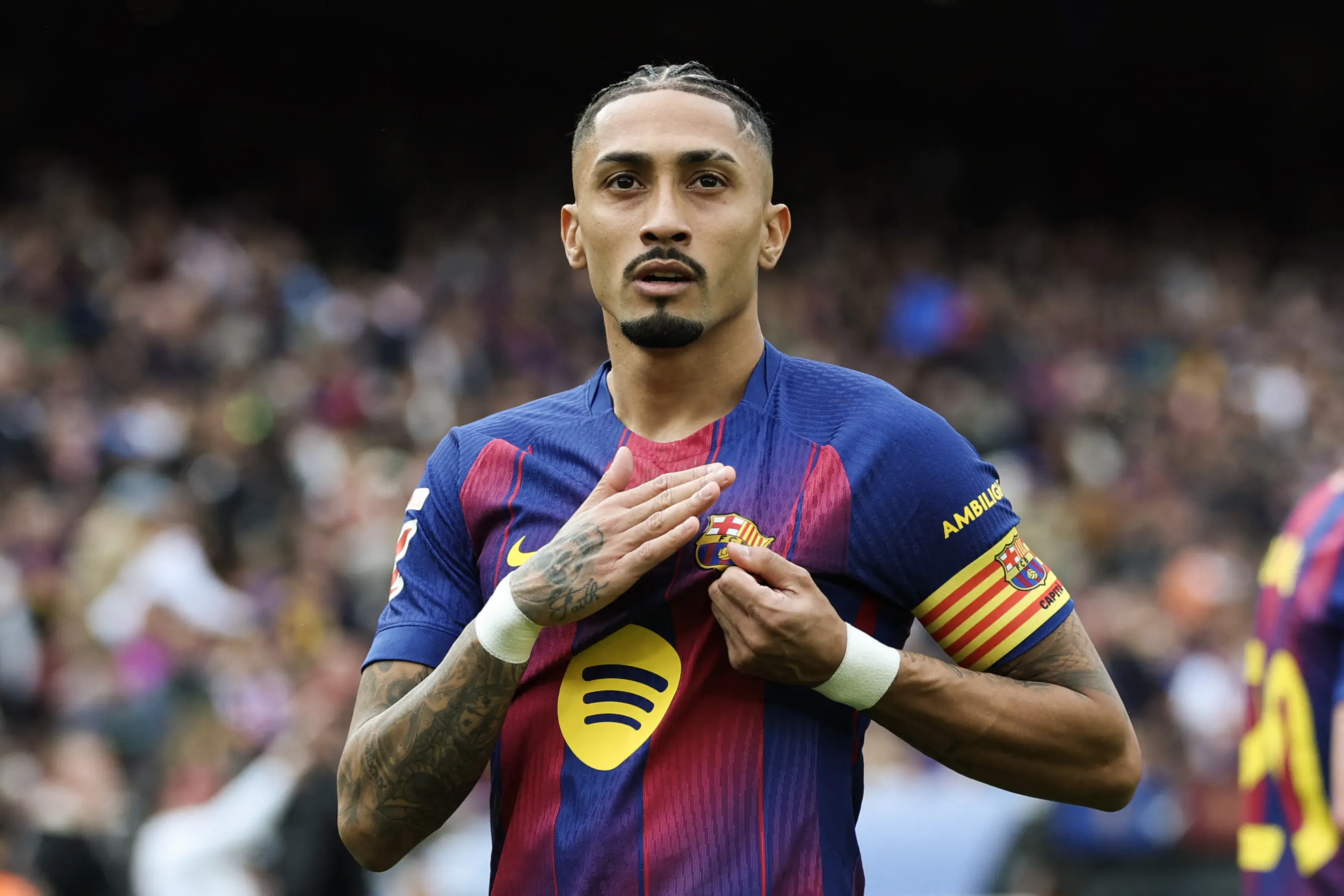 Raphinha sofre lesão e desfalca Barcelona por cinco semanas