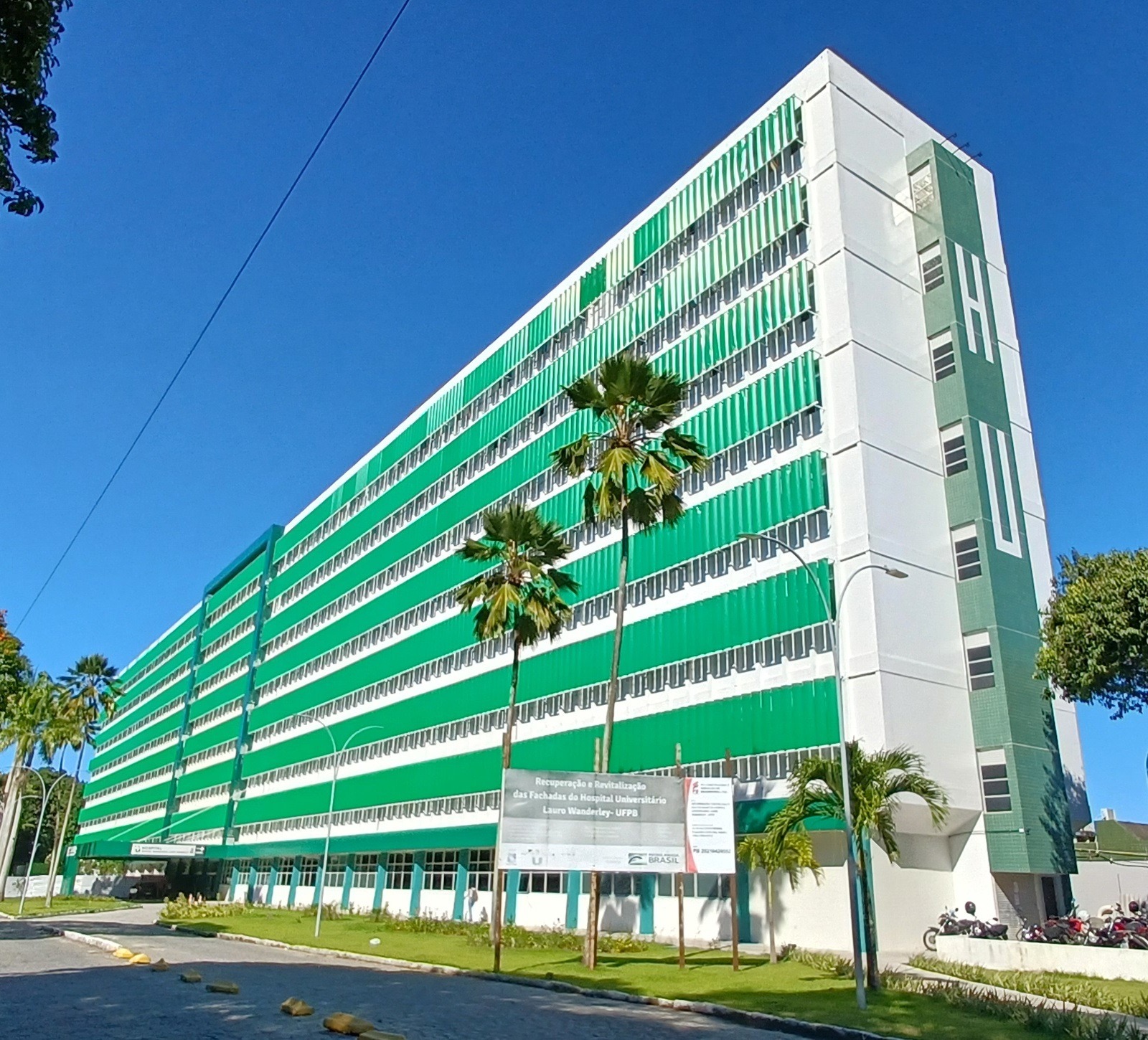 Hospital Universitário alerta sobre riscos de ISTs e doenças transmitidas pelo beijo no Carnaval