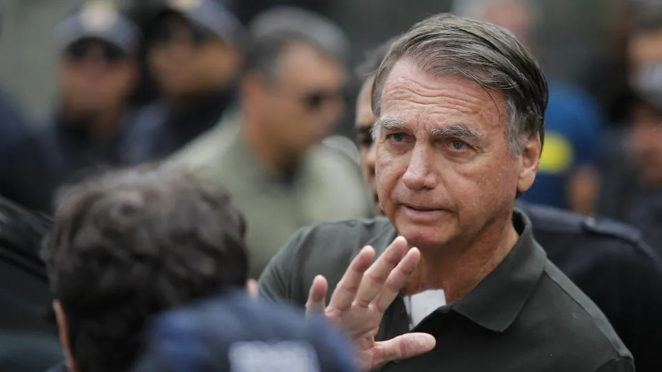 Defesa de Bolsonaro pede nova data para visita de conselheiro dos EUA