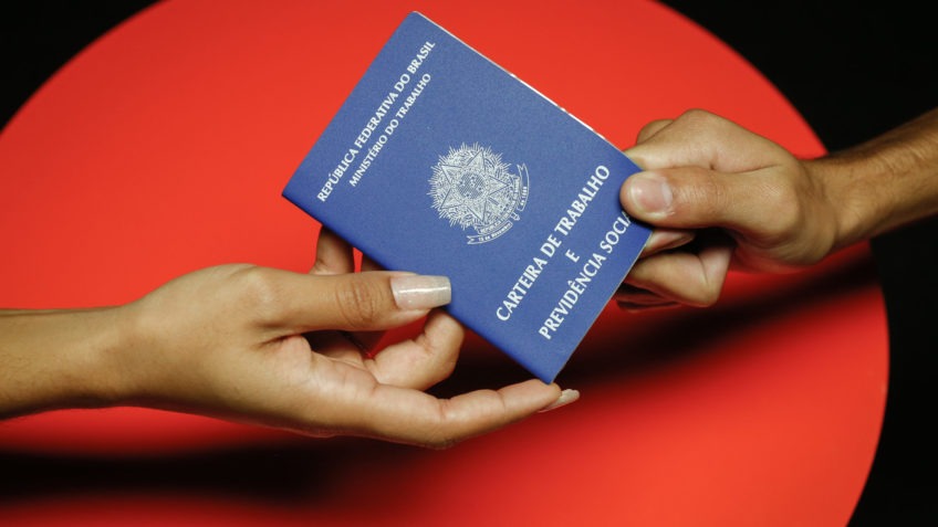 Sines oferecem 1.620 vagas de emprego na Paraíba