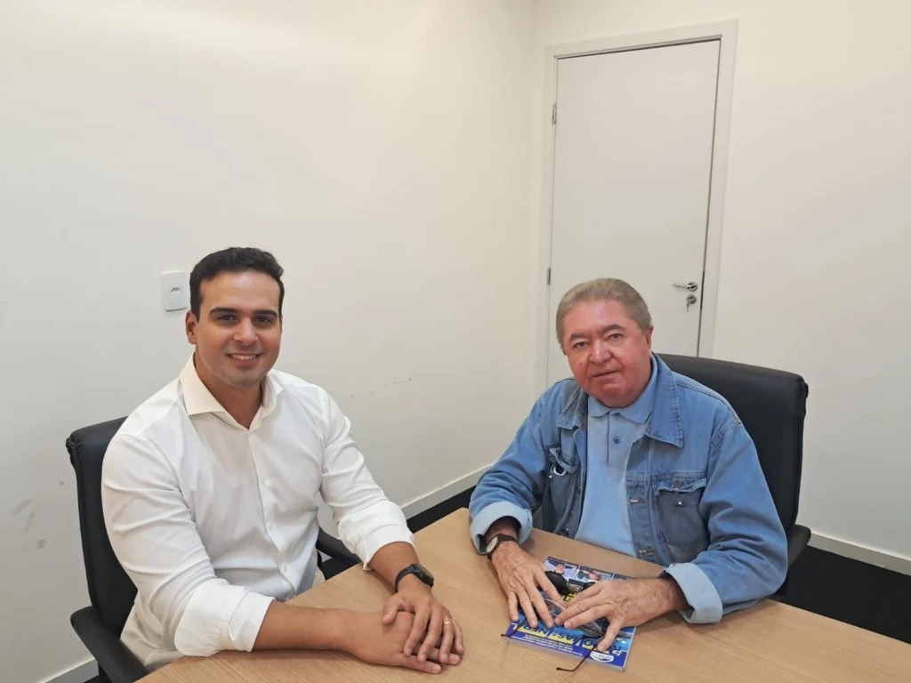 Jornalista Josinato Gomes discute com Lucas Ribeiro candidatura a deputado estadual