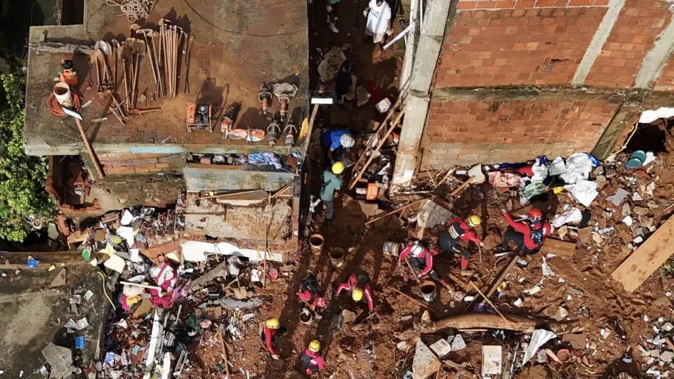 Mortes por temporais em MG sobem para 68