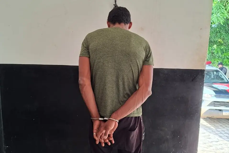 Homem é preso por suspeita de maltratar pai idoso em Cajazeiras