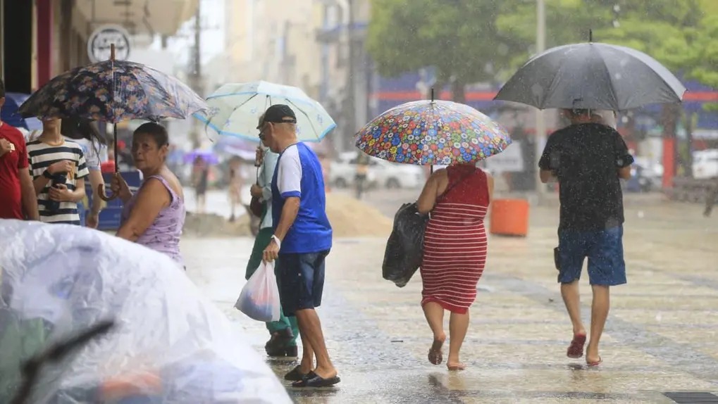 Inmet renova alertas amarelo e laranja de chuva na Paraíba