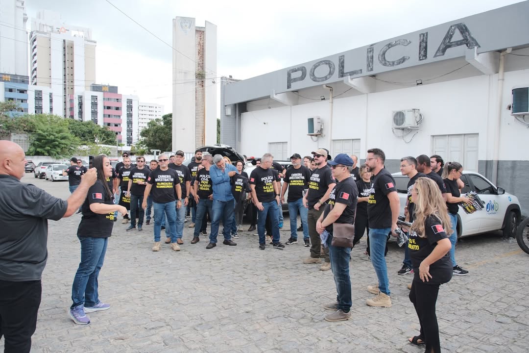 Aspol realiza ato em Campina Grande e cobra valorização dos policiais civis