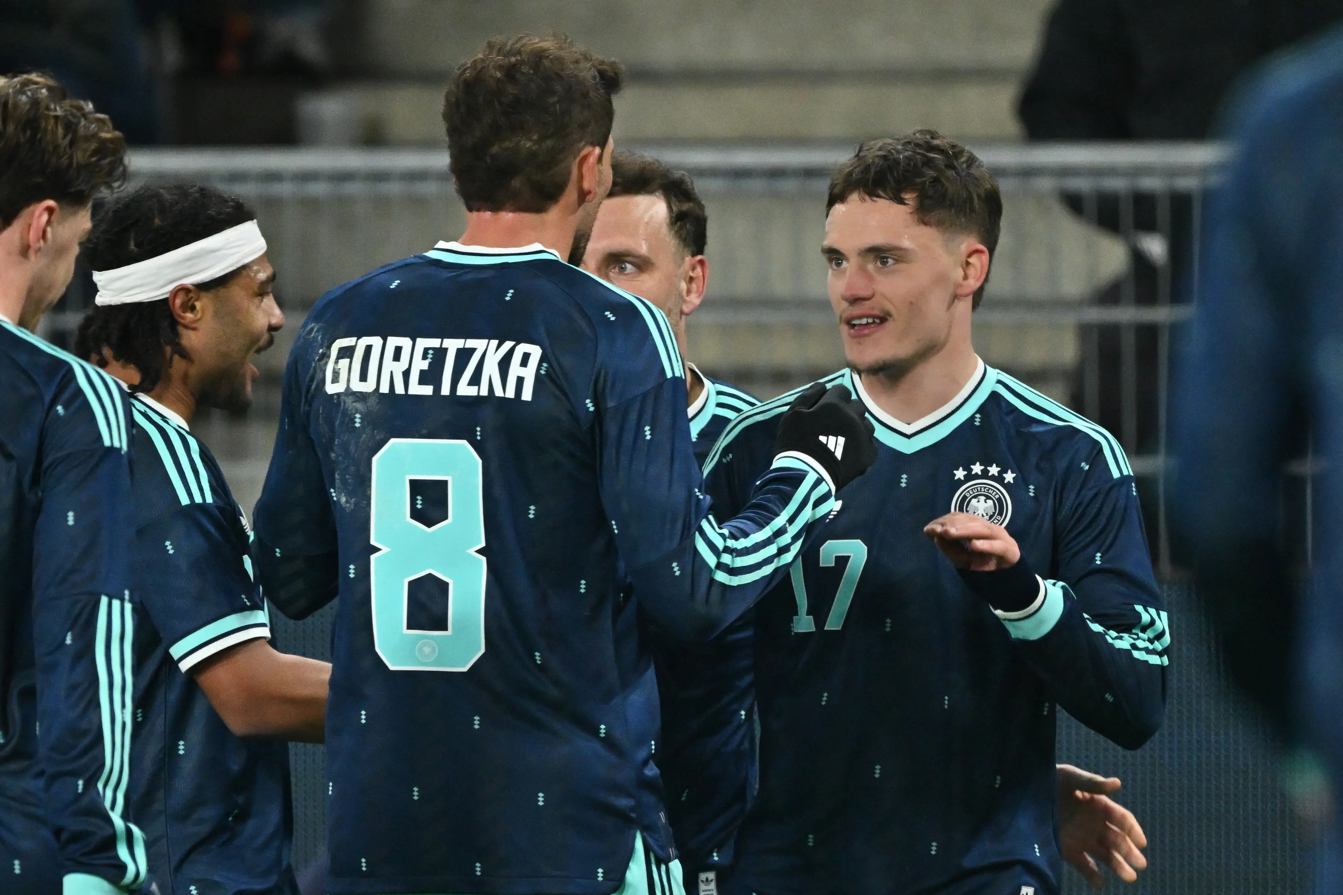 Alemanha vence Suíça por 4 a 3 em amistoso emocionante