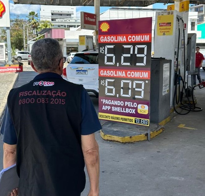 Procon-JP autua 13 distribuidoras em fiscalização sobre combustíveis